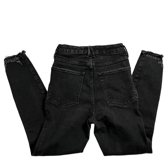 Good American Good Curve Crop 8/29 - Picture 3 of 11